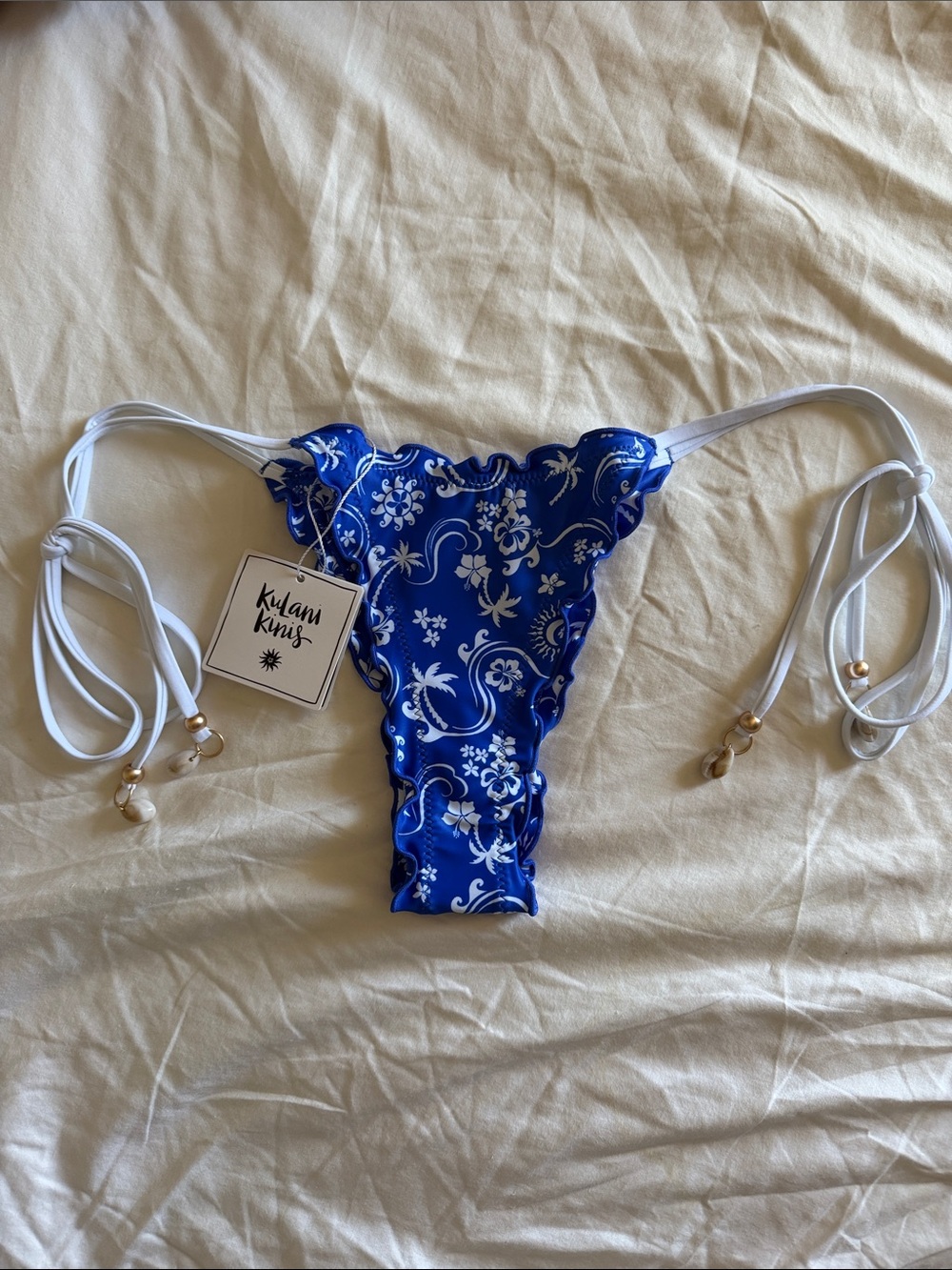 Kulani Kini Surfside medium bottom NWT